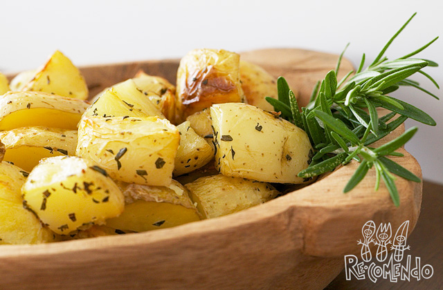 Receita de batatas assadas com alecrim